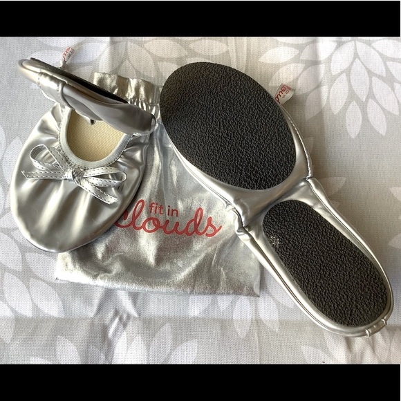 🛍3/$15 SALE.    Foldable, packable silver flats - Picture 3 of 5